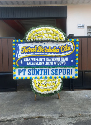 Papan Bunga Duka di Wareng