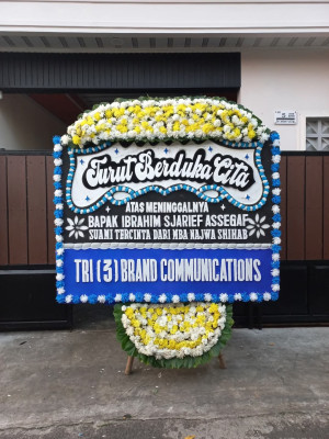 Papan Bunga Duka di Wareng